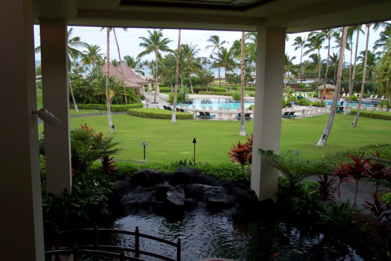Vista de los bellos jardines de nuestro hotel, el Waikoloa Resort.