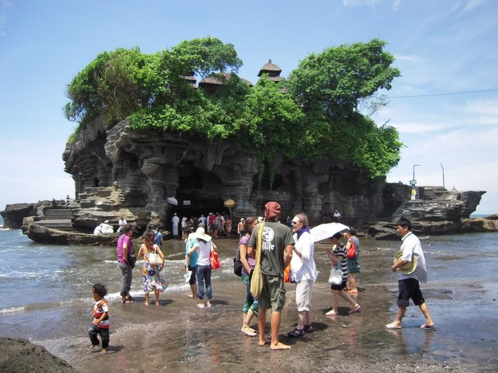During low tide, many of our Master Cylinder One Being visited the Holy Spring at the base of the Temple.