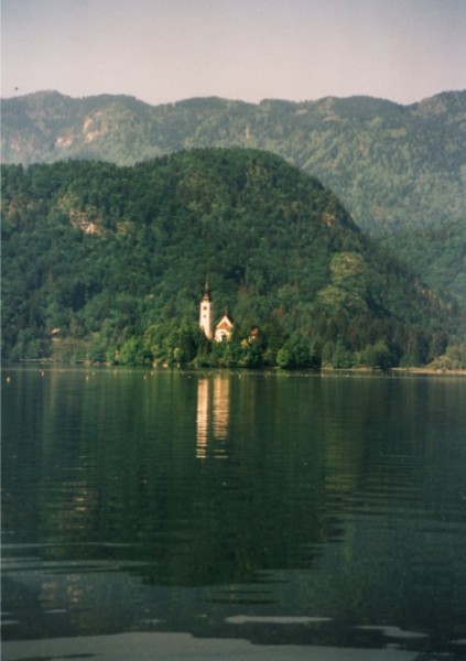 El hermoso lago en Bled, Blejsko Jesero, fue una fuerte pesencia en nuestro Cilindro Maestro.
