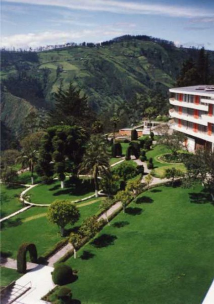 Die großartigen Gärten und spektakulären Aussichten unseres Hotels in Quito, wo die Vorbereitungen für unseren Meisterzylinder stattfanden