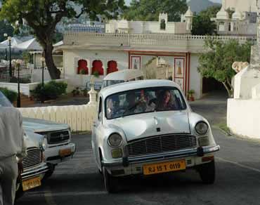 Those of us who arrived a few days early in Udaipur were invited to the palace to meet the Maharana of Udaipur  and attend the Annual Blessing Ceremony of the Rajput Horse. It was an immediate immersion into another world... We drove up to the palace in a fleet of trusty Ambassador cars.