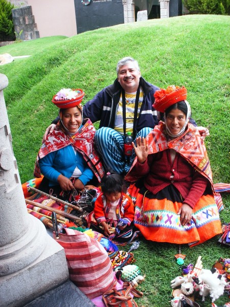Jorge with two local weavers.